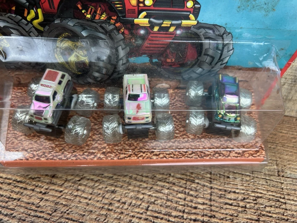 Nuevos Micro Monster Trucks Sellados Funline Mad Max Estampadoras Máquinas Hi-Rider Foto 3 de 4