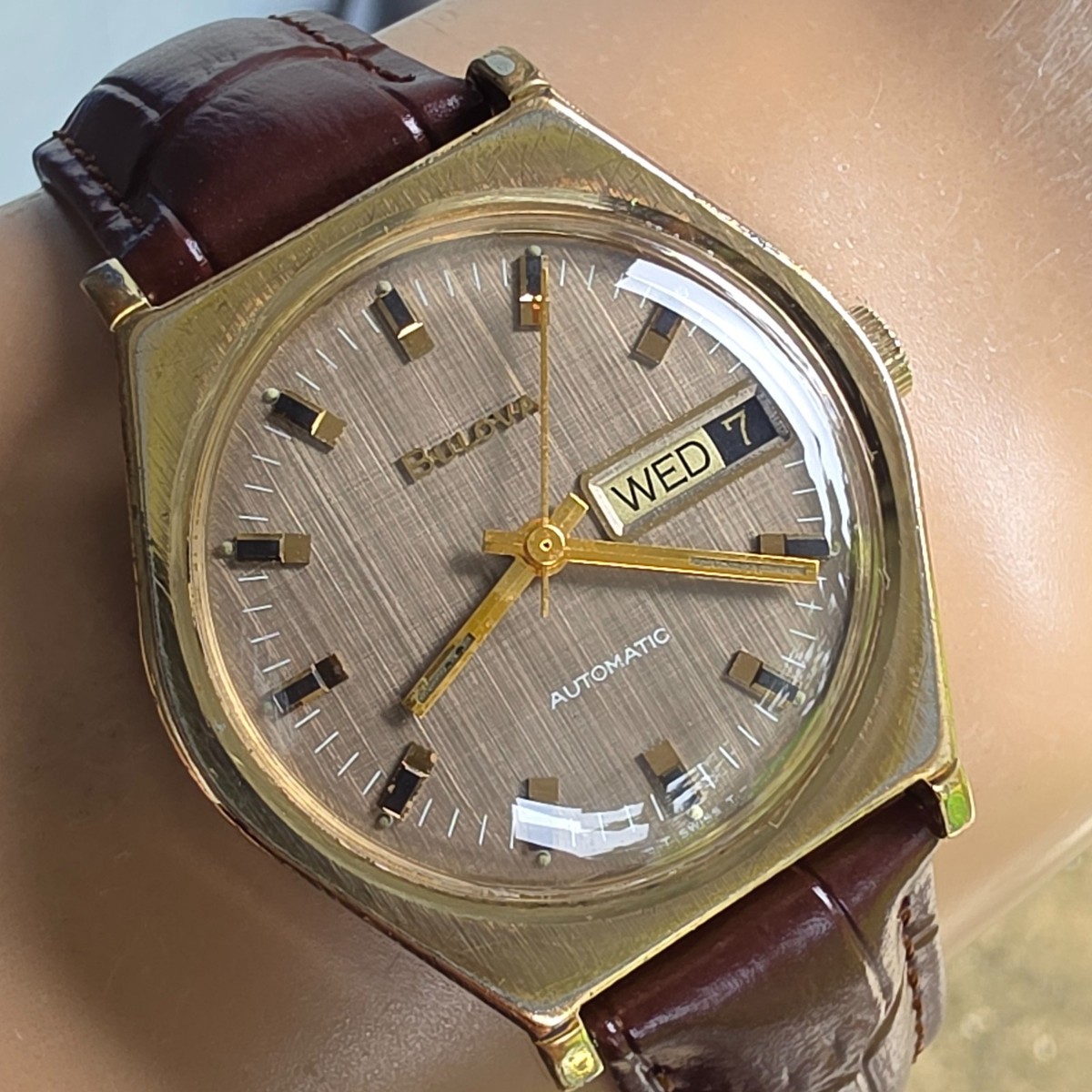 BULOVA 手巻き 稼働 シャンパンゴールド タンクローマン ヴィンテージ Vintage BULOVA Golden Clipper 