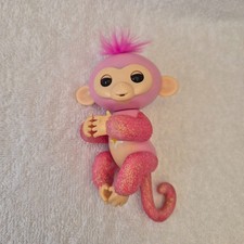 WowWee Fingerlings Glitter Monkey In Rose Pink Interactive Toy working