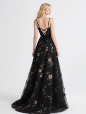 ALine Evening Gown Sleeveless Spaghetti Strap Sweep Train Tulle Applique Wedding