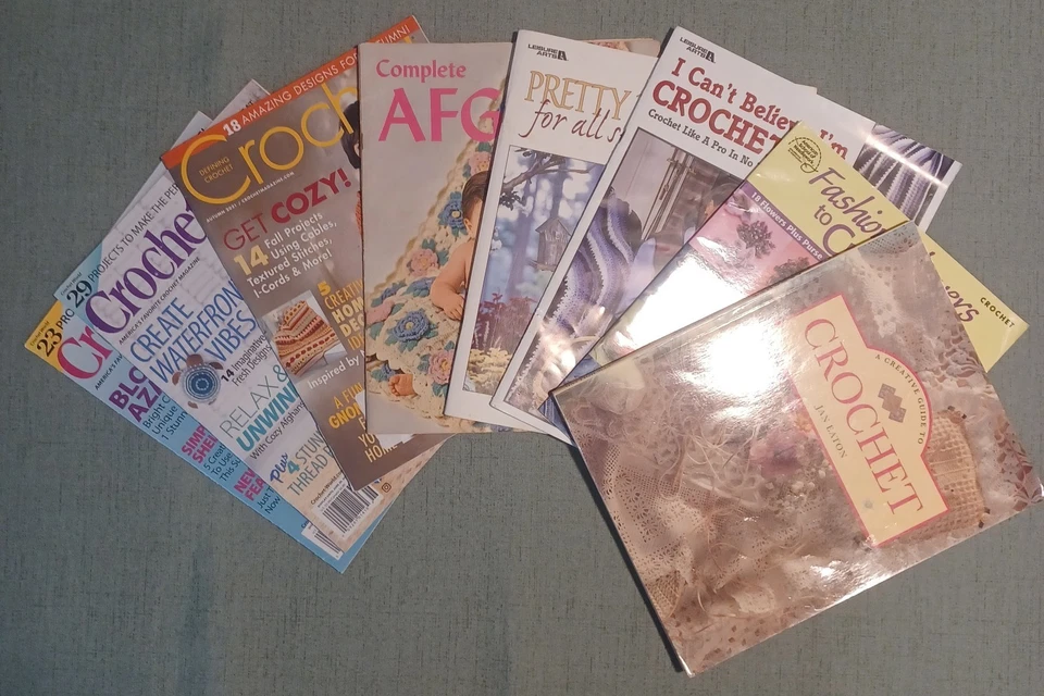 Lot Of 8 Crochet Books & Magazines EUC Tons Of Patterns! Please see Desc - Image 3 of 4