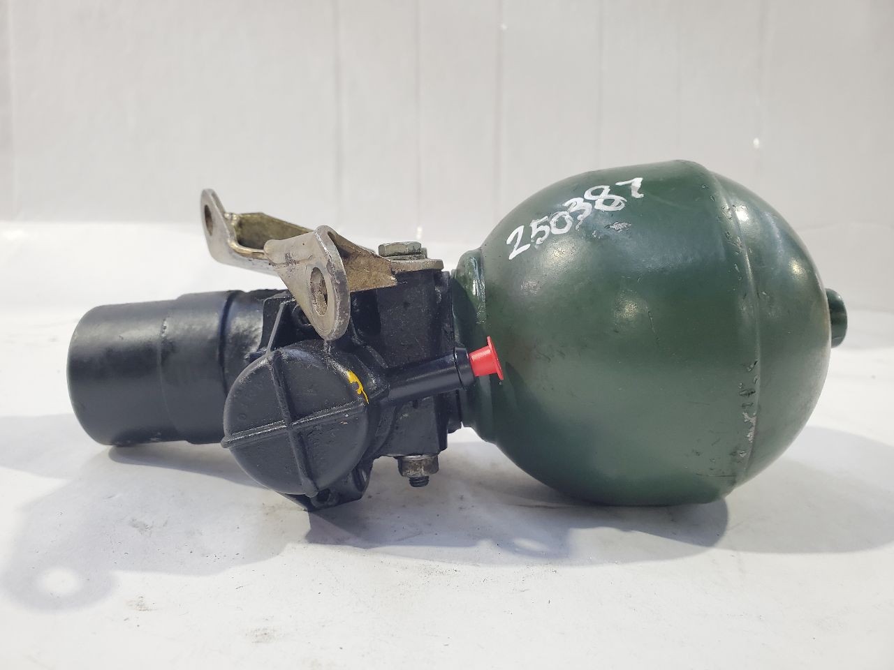 Bentley Turbo R 2007-2012 Rear Right Brake accumulator P/N 23227402