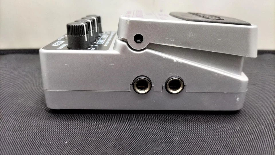 Behringer DR400 Digital Reverb Delay Effects Pedal - Image 4 of 4