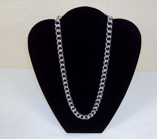 Necklace ~ 21 Inch Chain w/Heavy Metal 