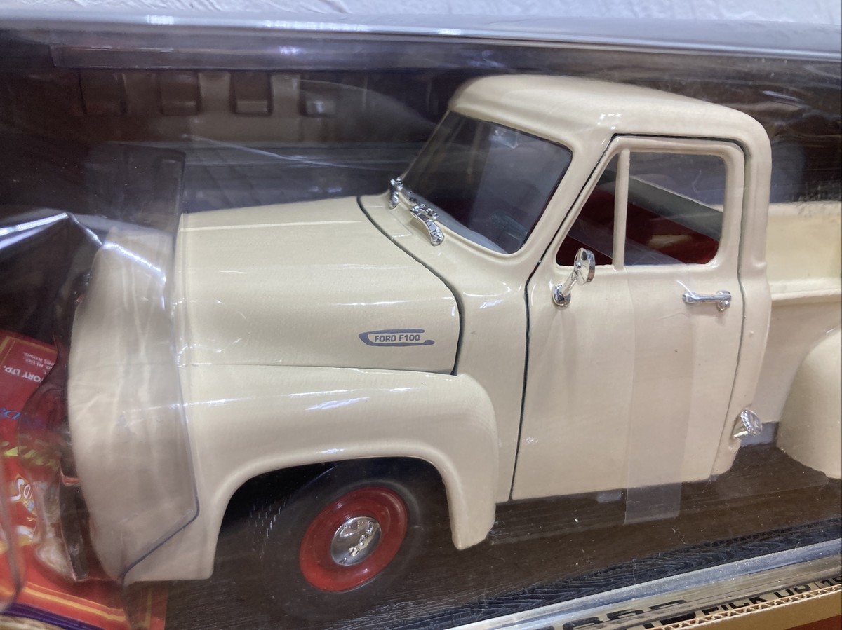 Road Tough 1953 Ford F-100 Pickup Truck 1:18 Scale Diecast