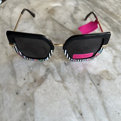 Betsey Johnson Black Square Gold Bow Sunglasses New BETSEY JOHNSON SQUARE BLACK/GOLD  main image 3