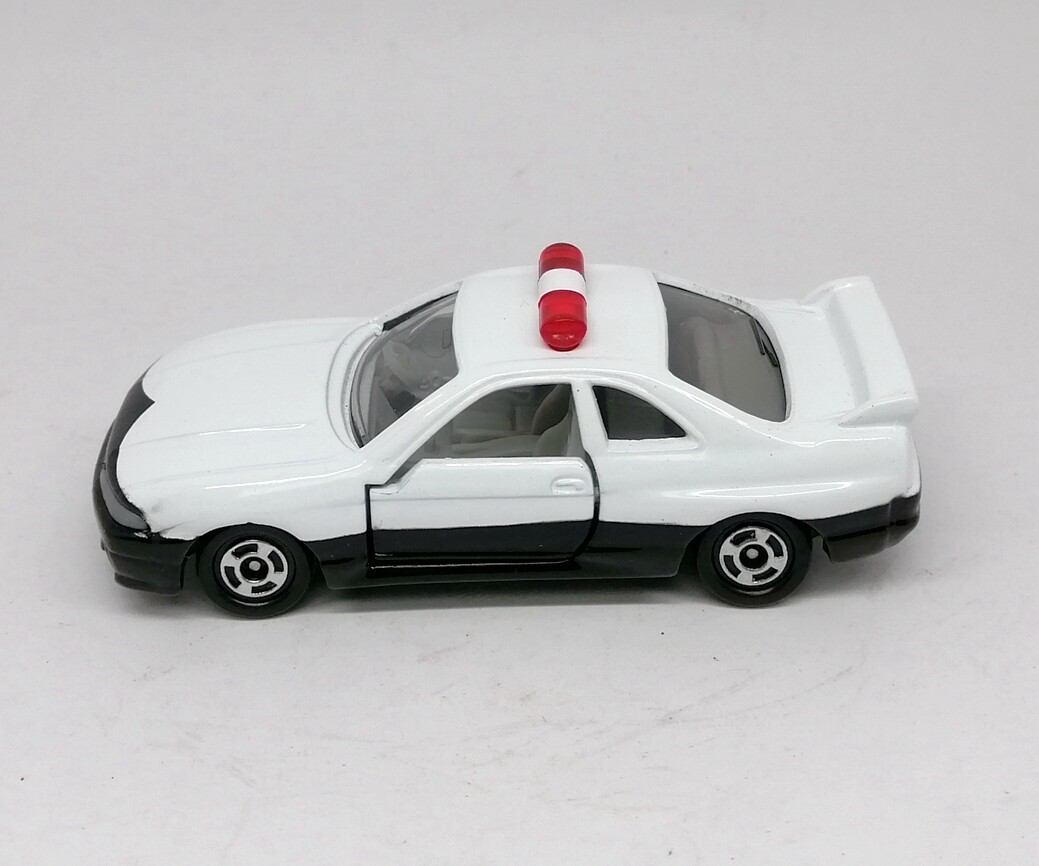 TOMICA NISSAN SKYLINE GT-R R33 POLICE CAR 1/60 TOMY DIECAST CAR