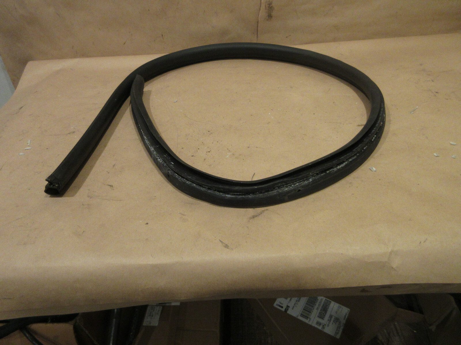 Maserati GranTurismo - Lower Door Gasket P/N 80090000