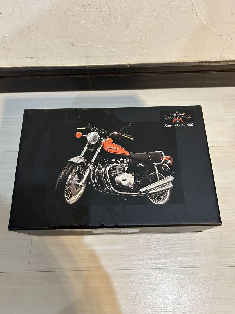 Minichamps 1/12 Kawasaki Z1 900 Orange/Black 1972 Kawasaki Figure