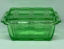 Hazel Atlas -  Green “Crisscross" refrigerator dish, uranium,  6 1/2” 1936-39