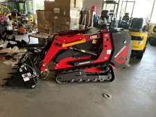 Rhinoceros Skid Steer Loader RH925 with Kubota Diesel Engine