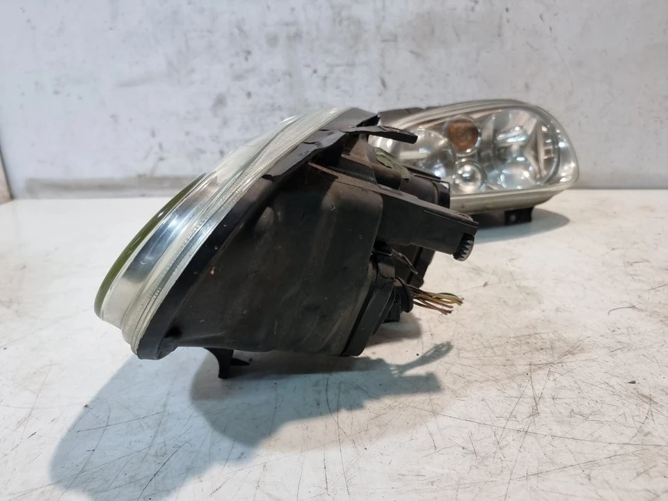 Par de faros derecho O/S izquierdo Volkswagen Golf N/S halógeno E3 2002 OEM 1J2941015A Foto 4 de 4