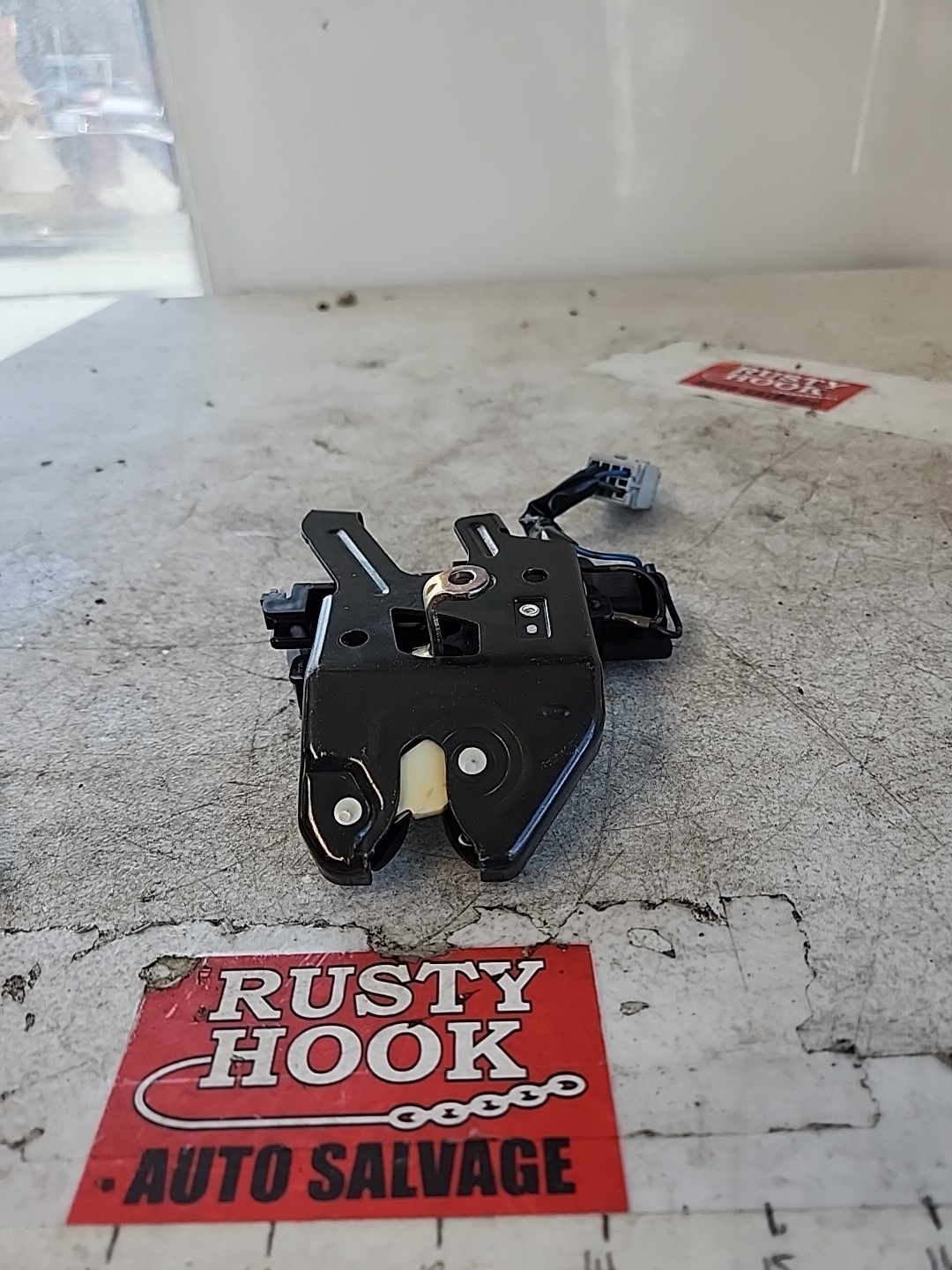 2000 Honda Accord TL TRUNK LATCH Lock Release Electric Power Actuator