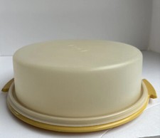 Tupperware 719 Pie Keeper Cake Taker Carrier Harvest Gold Base 10  Lid