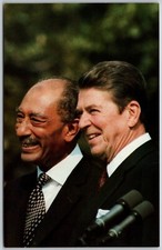 President Reagan and Egyptian President Anwar Sadat - Postcard 6881
