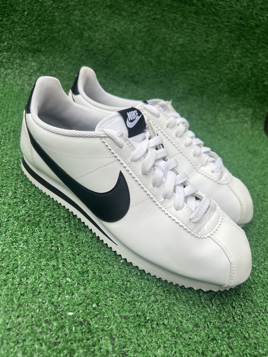 Nike Classic Cortez Womens Size 9.5 White Athletic Shoes Sneakers