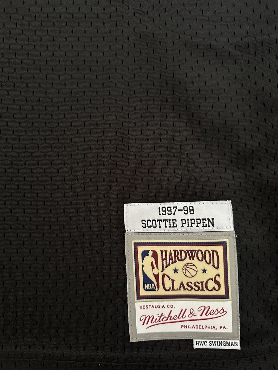Mitchell & Ness Swingman Jersey Chicago Bulls Black Gold Pippen 97