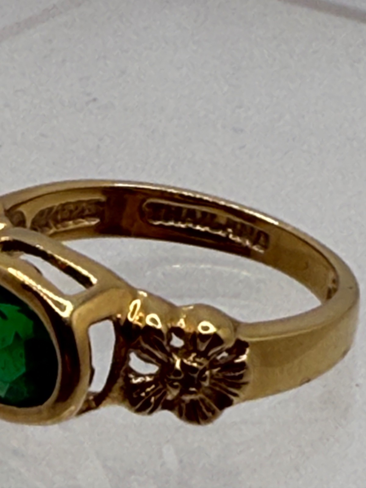  Vintage Camrose Kross JBK Ring Green Rhinestone Gold Tone  COA Size 5
