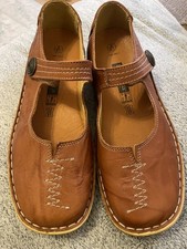 Loretta Comfort brown leather shoes size 8 