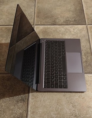 Huawei MateBook 14, 16GB Ram, 512GB Speicher, Ryzen 5 4600H, 2160x1440 Screen