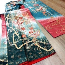 Luxurious Kimono Pure Silk Floral Pattern Unused Near Mint Condition