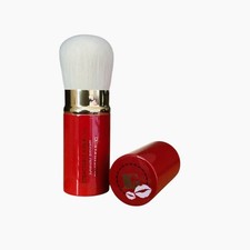 LAURA GELLER RETRACTABLE KABUKI BRUSH FOR TRAVEL - ROUNDED Holiday Ed./Red 