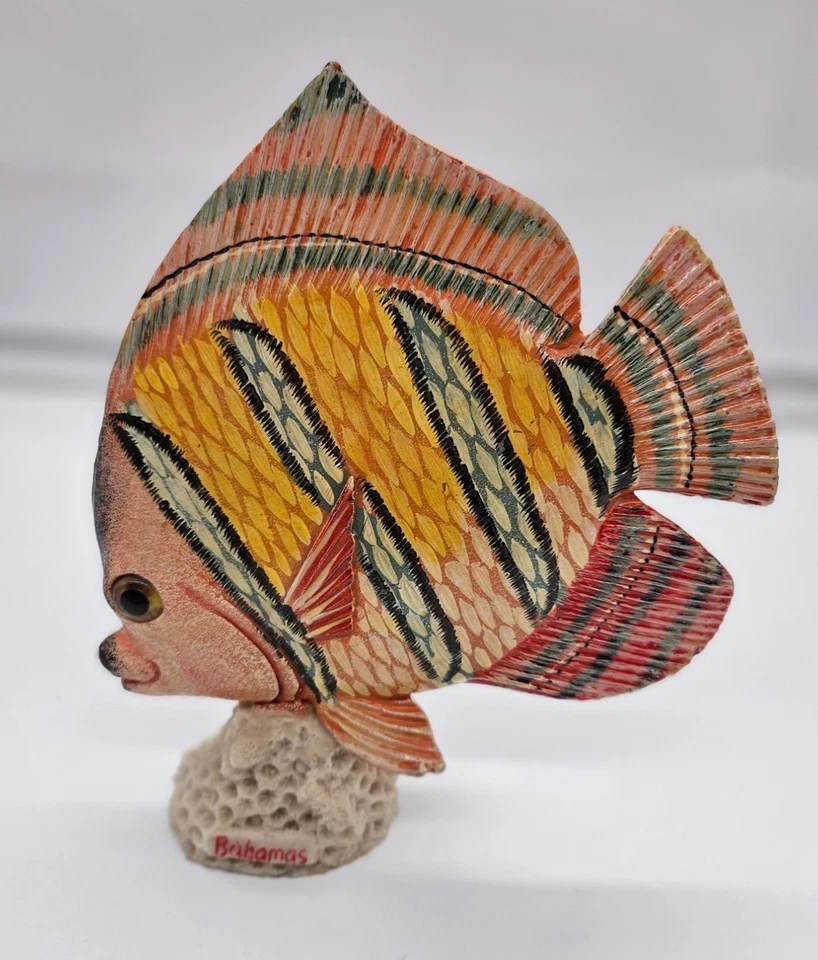 Estatuilla de recuerdo moldeada de peces tropicales de Bahamas Foto 3 de 4