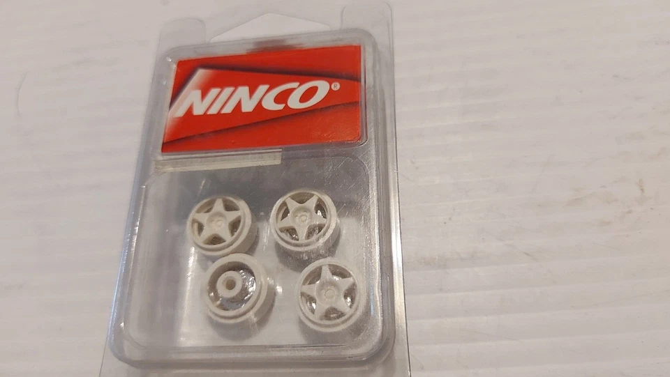 New Ninco 1/32 Slot Car Wheel Set Speedline  #80703 - Image 2 of 2