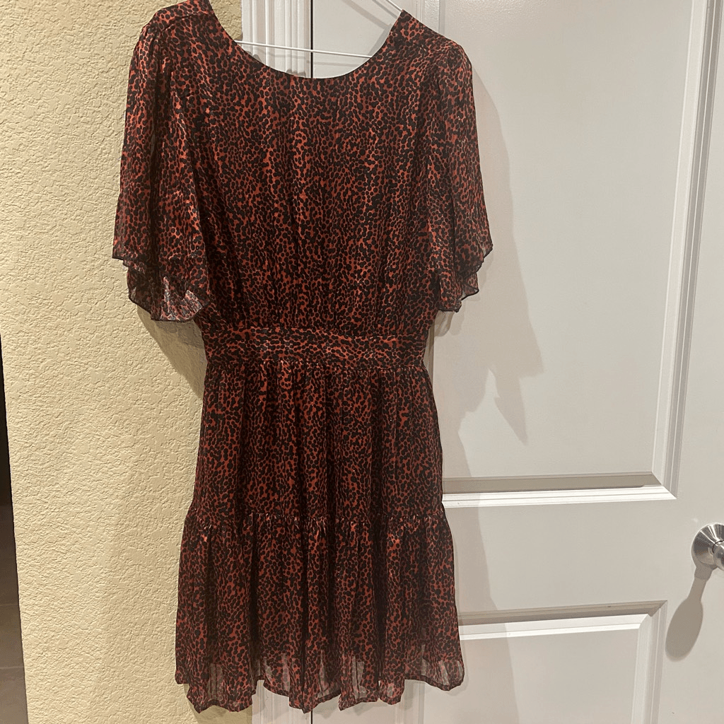 Q2 size small orange and black print dress