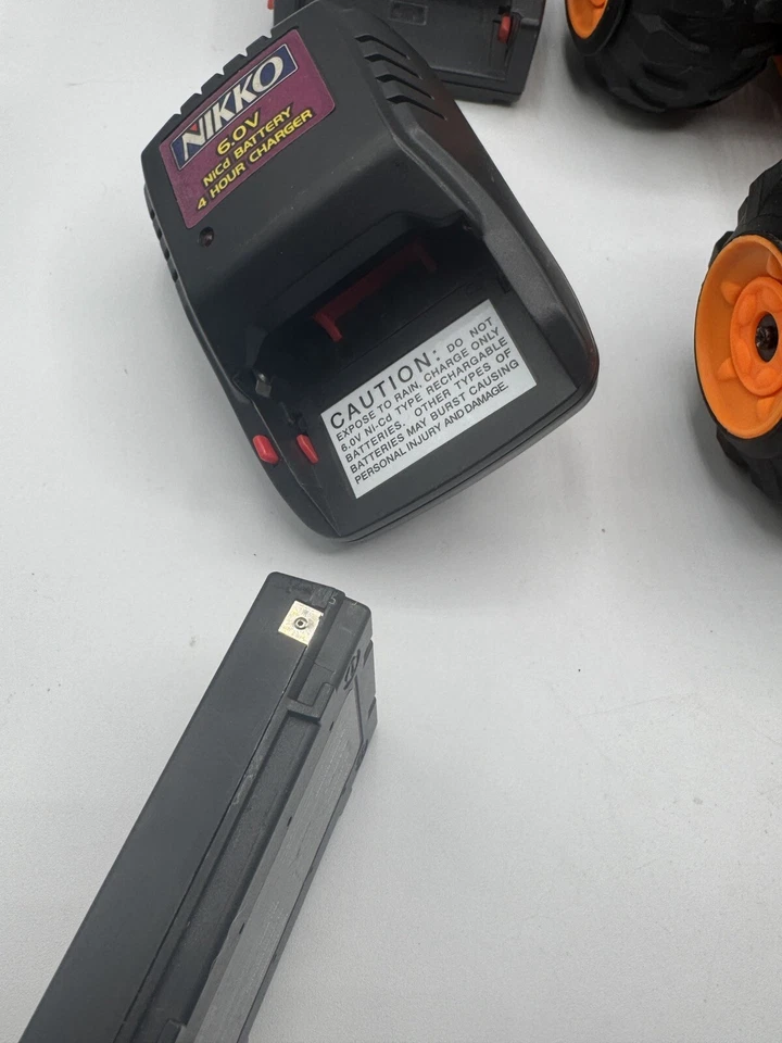 Vtg 1995 Kenner Tyco Ricochet 6v RC Stunt Car PARTs/Untested W/ Batteries - Image 3 of 4