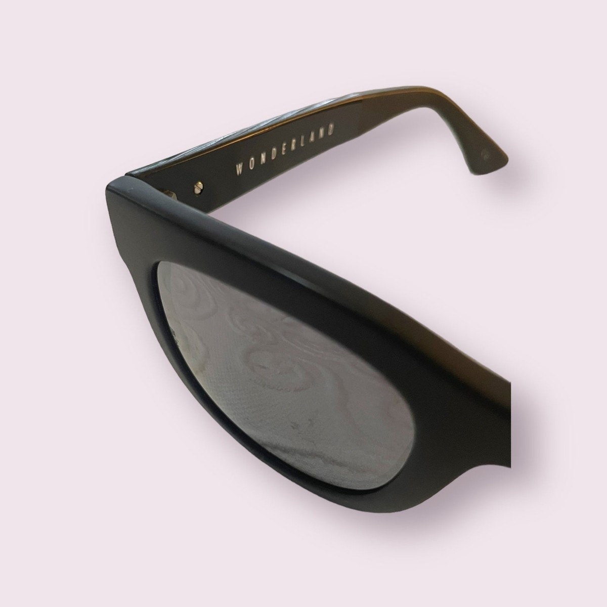 Wonderland Colony Black Sunglasses‎ COLONY – Wonderland main image 3