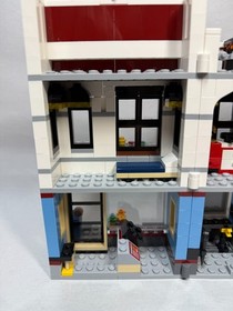 LEGO Creator 31026 Bike Shop Cafe Buildings + 4 Custom Minifigs Incomplete
