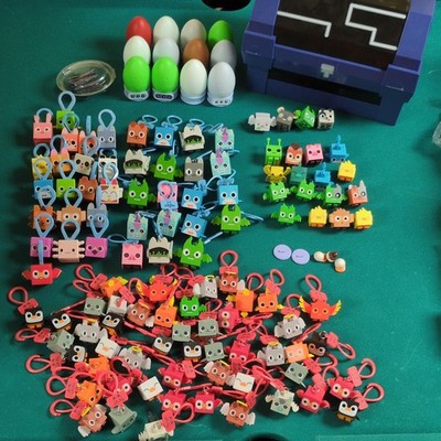 [Lot of 127] Pet Simulator Keychains, Clickers, Toys, Eggs and Chest BIG Games