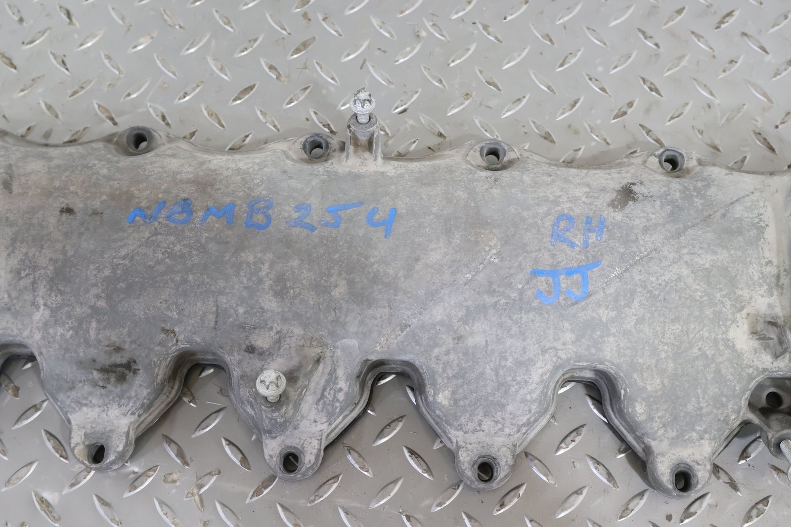 Maybach 57 2008-2011 RIGHT Engine cover