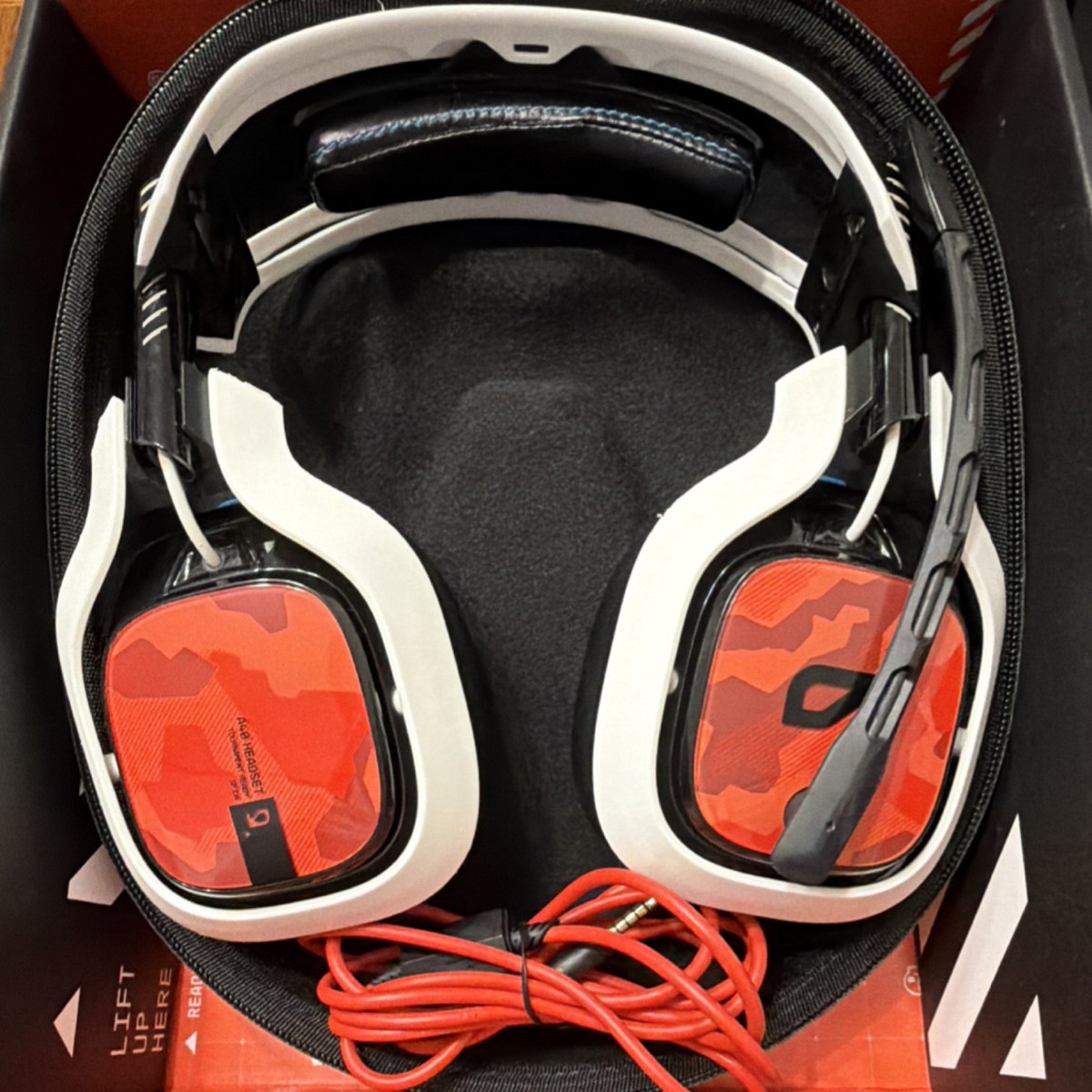 Astro A40 TR Pro Gaming Headset Red/White + Astro MixAmp PRO TR +