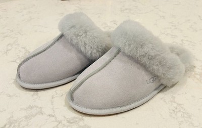 UGG - NWOT - Gray Scuffette Slippers - Size 6  