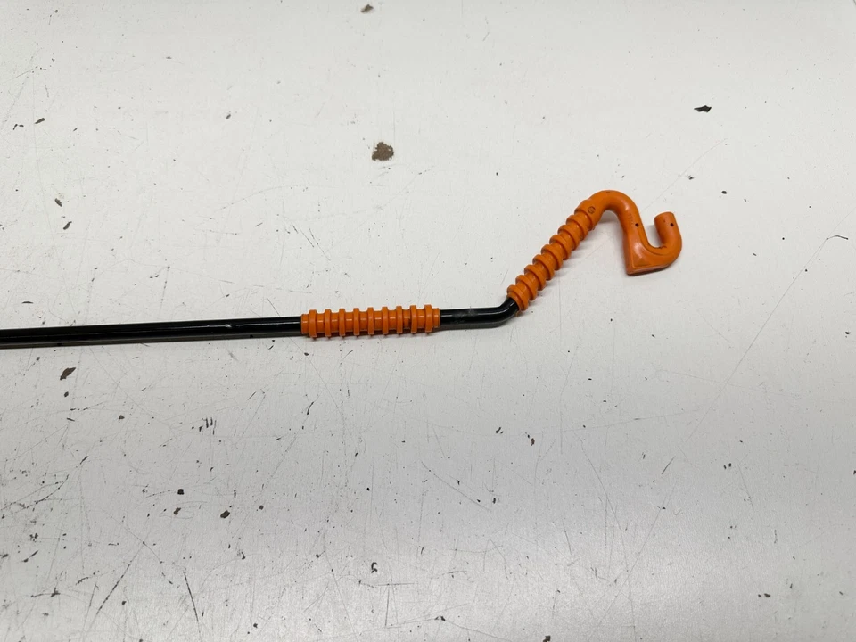 Varilla de medición de aceite de motor Volkswagen Beetle P31077 2011-2018 2,5 L 5C5823363A OEM Foto 3 de 4