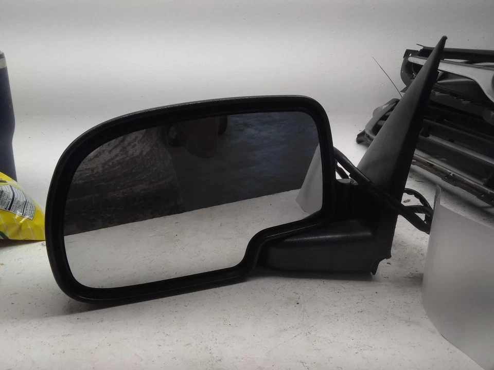 Used Left Door Mirror fits: 2003 Gmc Yukon xl 1500 Power w/o integral turn signa - Image 3 of 4