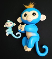 Fingerlings WowWee Boris Blue Interactive Monkey with Baby Monkey Lot
