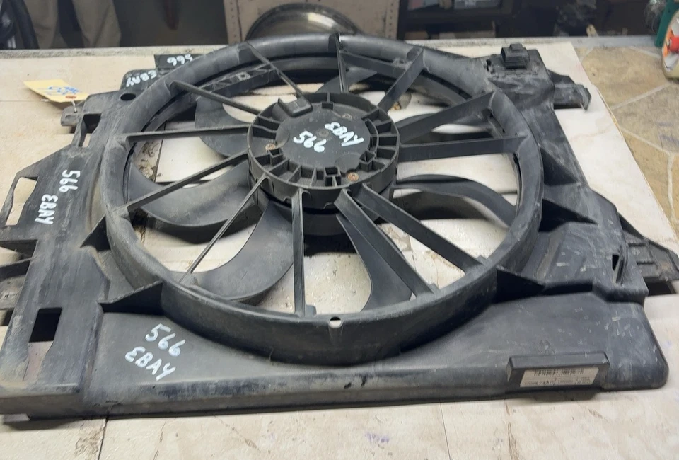 Motor de refrigeración eléctrico Dodge Caravan 08 09 10 11 12 13 14 15 16 17 18 19 20 Foto 4 de 4