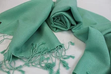 P228  NWT Green Color  Pashmina Silk Shawl/ Wrap Hand Woven In Nepal
