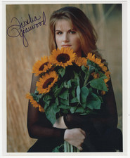 Tricia Yearwood Signed Vintage 8 x 10  Photo / Autographed Country Singer