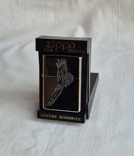 Zippo Feuerzeug Wild animals Eagle flying 2000 ungezündet Top Zustand