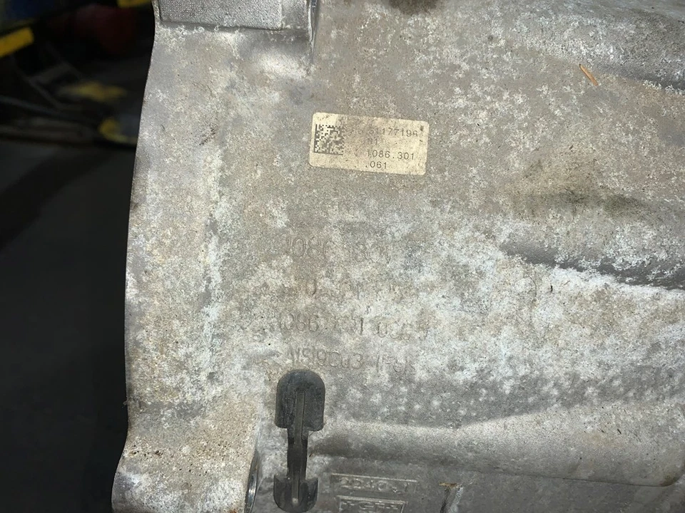 Porsche Panamera AT 2012 4,8 L tracción trasera transmisión automática 90 k millas fabricante de equipos originales Foto 2 de 4