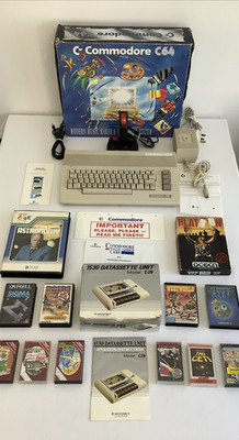 Commodore 64 Computer Konvolut Boxed mit Spielen Top Zustand getestet funktioniert C64