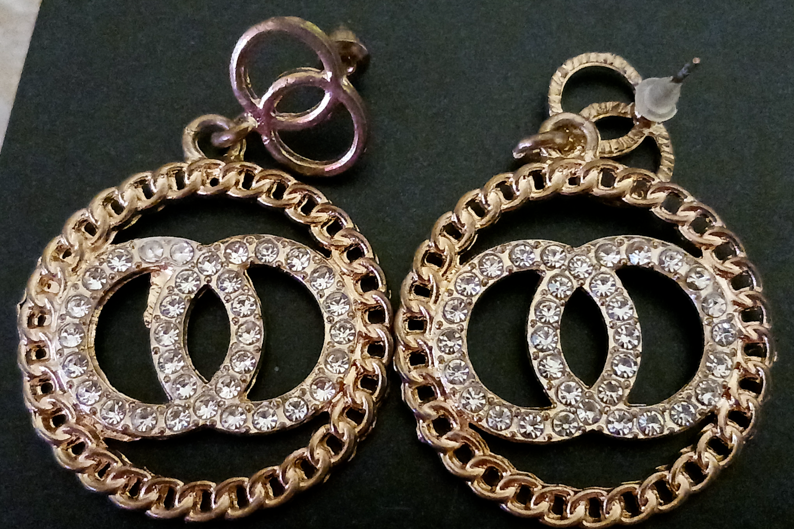 PRETTY GOLDTONE PIERCED 1  1/4 X   1  3/4