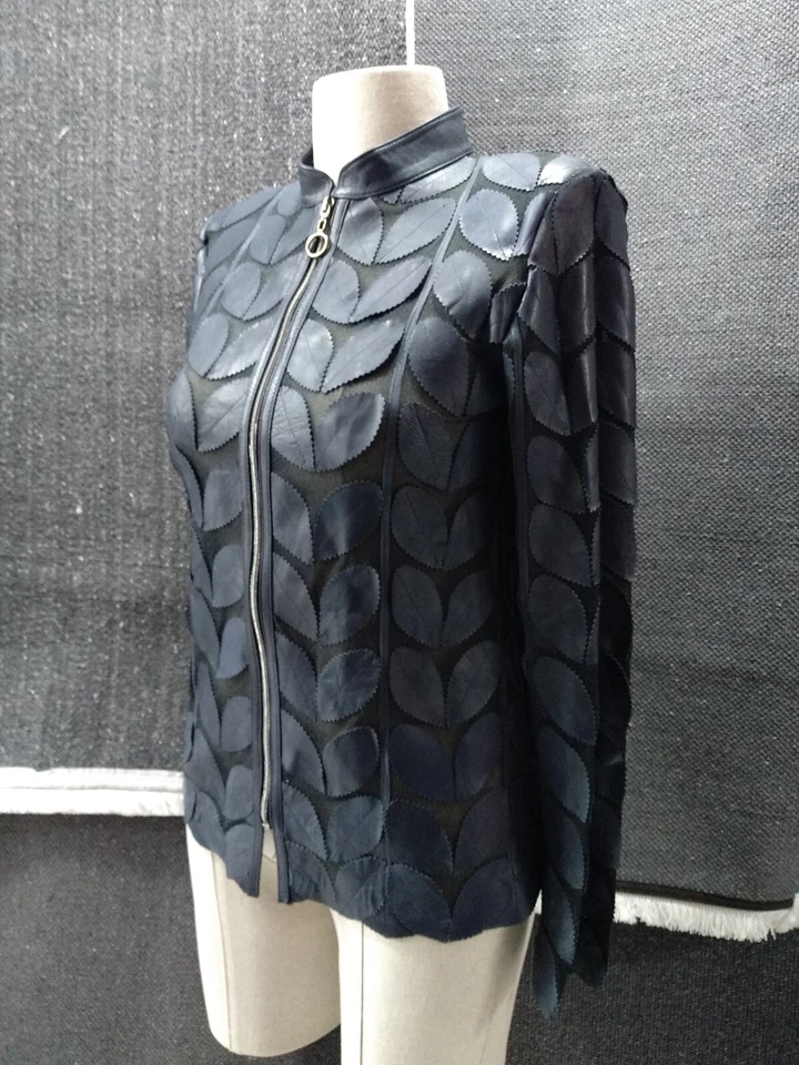 Chaqueta de cuero para mujer con hojas para mujer Chaqueta de cuero para mujer Foto 2 de 4