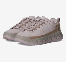 Ugg Women  s Cap Trail Low Top Sneakers Size 5.5