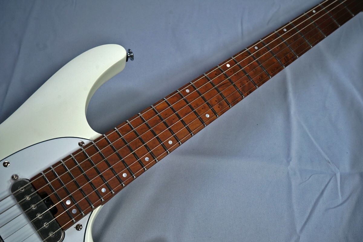 Ibanez ICHI10 Ichika Nito Signature Model Vintage White Ibanez ICHI10 Ichika Nito Signature Model Vintage White