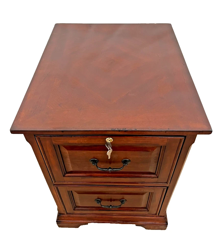 Precioso archivador vintage con un cajón de bloqueo laterales con paneles legal de Whalen Foto 4 de 4